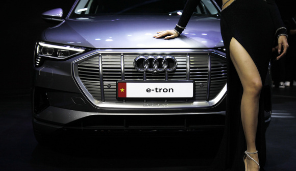 Triển lãm Ô tô Việt Nam 2022: Audi e-tron SUV có hai phiên bản, khởi điểm từ 2,97 tỷ đồng