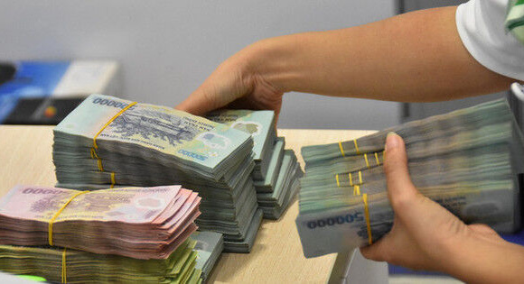 Sacombank, VPBank, Techcombank tiếp tục tăng lãi suất, nhiều kỳ hạn kịch mức cho phép theo trần mới