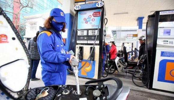 Giá xăng dầu giảm mạnh, Ron95 giảm tới hơn 1.000đ/lít