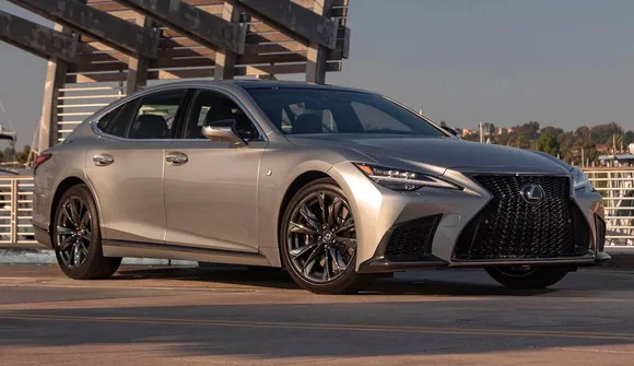 Bất chấp khó khăn, Lexus tăng giá hàng loạt mẫu xe