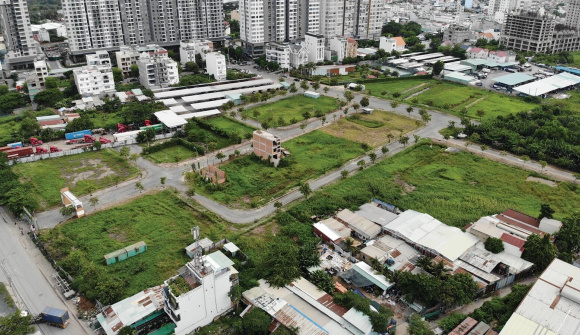 Cán bộ "ngồi im", dự án... đứng hình