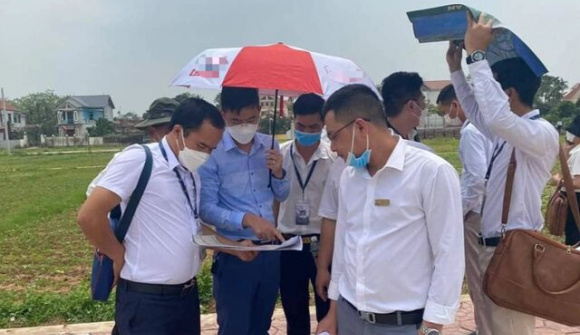 Nhiều nhà đầu tư chờ thời cơ bắt đáy bất động sản