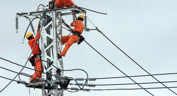 EVN lỗ lớn nhưng nhiều doanh nghiệp điện báo lãi to, tăng trưởng bằng lần