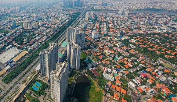 Các nút thắt của thị trường chưa được tháo, doanh nghiệp bất động sản "buộc bụng"