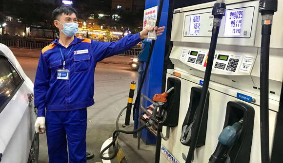 Ngày mai, giá xăng có thể giảm lần thứ 4 liên tiếp