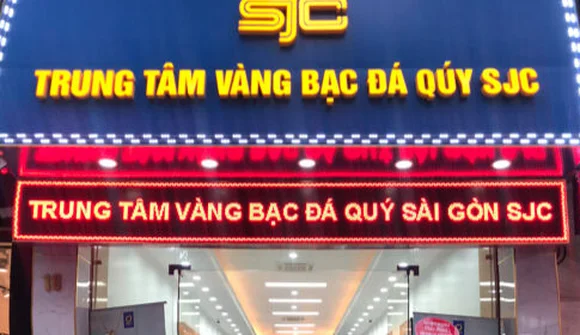 SJC mắc kẹt với giá vàng: Sự cong vênh vì sao mãi không thể giải quyết?