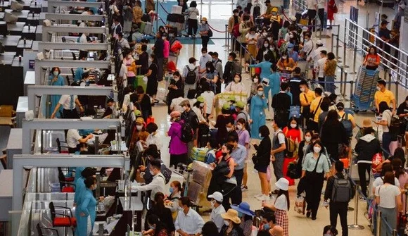 Bộ GTVT yêu cầu nâng cao chất lượng dịch vụ hàng không trong dịp cao điểm hè