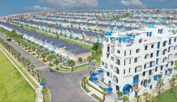 Nhà đầu tư toàn quốc “phải lòng” siêu thành phố biển