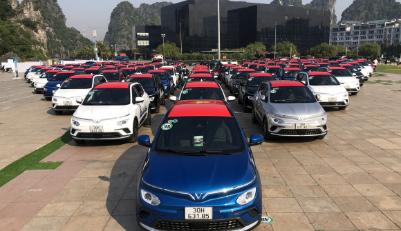 VinFast VF e34 giảm mạnh doanh số trong tháng 7