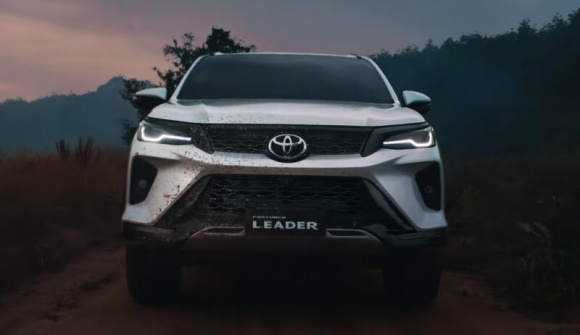 Toyota Fortuner tiếp tục được nâng cấp tại Thái Lan, xuất hiện các bản Leader