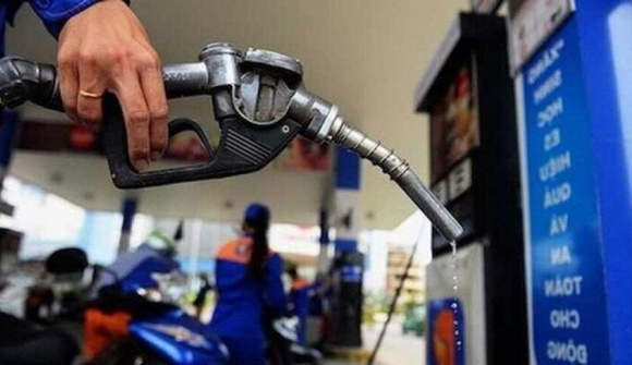 Nghiên cứu giảm thêm thuế để ổn định giá xăng dầu