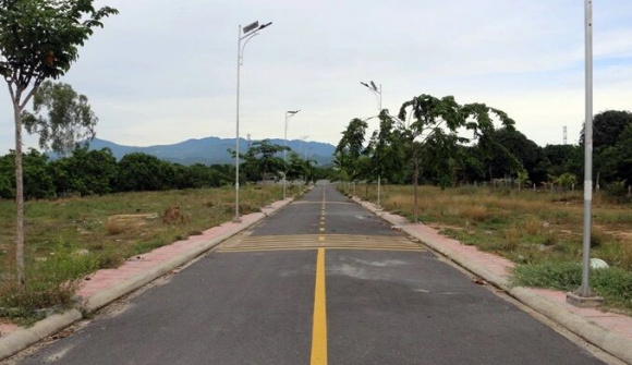 Khánh Hòa kỷ luật loạt cán bộ liên quan việc "hiến đất" làm đường trá hình