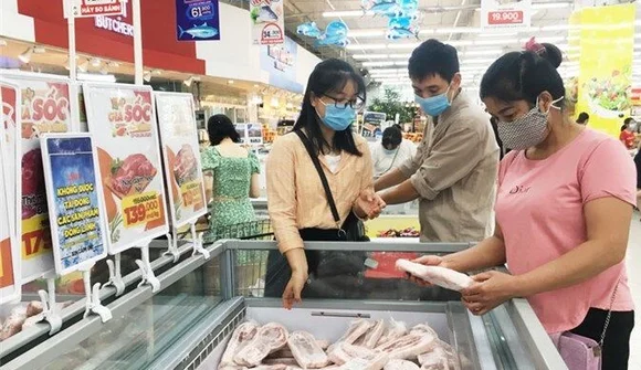 Chuyên gia kinh tế Cấn Văn Lực: Cứng nhắc giữ lạm phát 4% sẽ phản tác dụng!