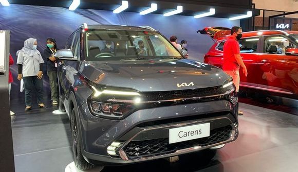KIA Carens nhận cọc tại đại lý, chưa có giá bán chính thức