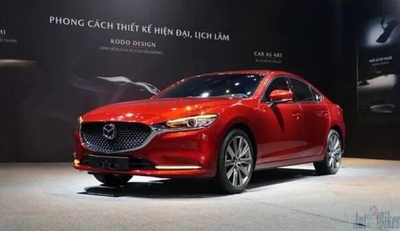 Mazda6 giảm giá 60 triệu đồng tại đại lý