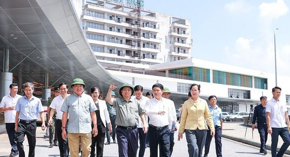 Chùm ảnh: Thủ tướng kiểm tra, đôn đốc 3 dự án bệnh viện lớn tại Hà Nam