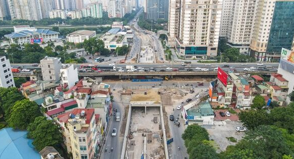 Cận cảnh hầm chui Lê Văn Lương trước ngày thông xe