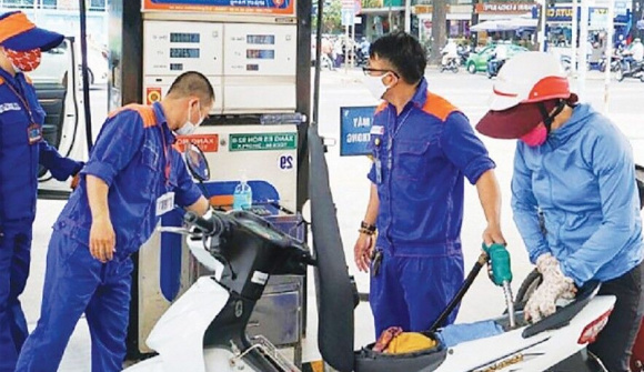 Giá xăng giảm nhẹ, giá dầu tăng mạnh từ chiều nay (5/9)
