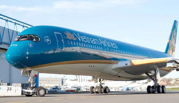 HoSE cảnh báo hủy niêm yết cổ phiếu Vietnam Airlines