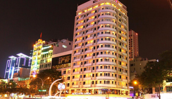 Chủ sở hữu loạt khách sạn “đất vàng” đình đám ở Hà Nội và TP.HCM liên tục báo lỗ