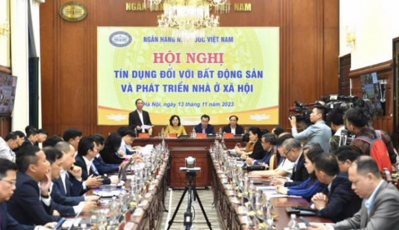 Doanh nghiệp kêu khó tiếp cận tín dụng, lãnh đạo ngân hàng chỉ ra loạt bất cập của thị trường bất động sản
