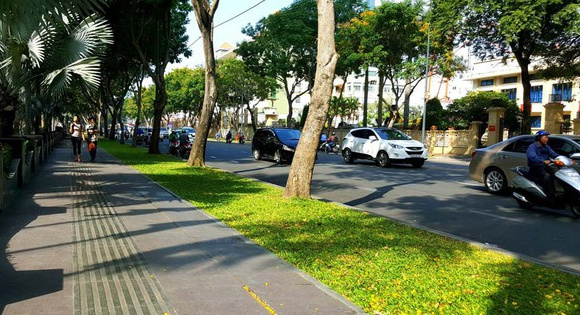 Mức thu phí sử dụng lòng đường, hè phố trên địa bàn TPHCM từ 1/1/2024