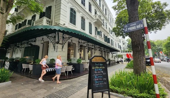 Hà Nội xem xét thu phí vỉa hè trong tháng 1/2024
