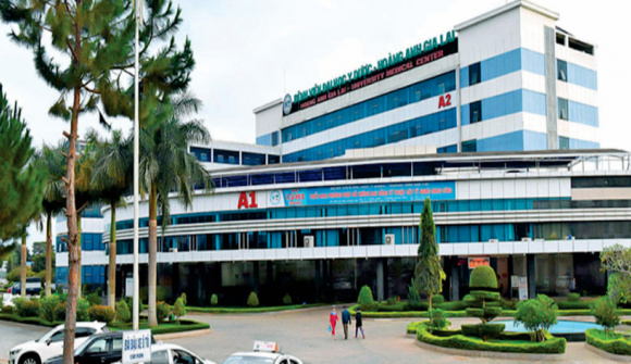 Sau khách sạn, Bầu Đức bán tiếp bệnh viện lấy tiền trả nợ trái phiếu