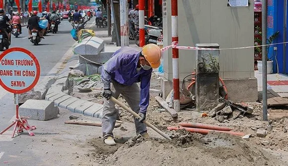 Hà Nội: Tạm dừng thi công vỉa hè, đào đường để người dân đón Tết
