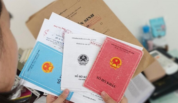 Thủ tướng yêu cầu thực hiện nghiêm việc bỏ sổ hộ khẩu, sổ tạm trú giấy