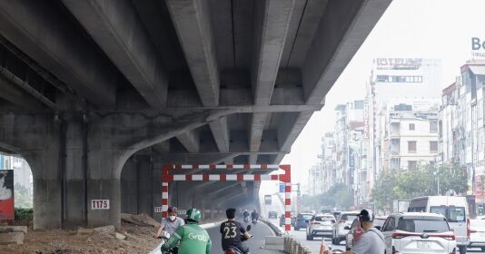 Hà Nội: Đường Nguyễn Xiển mở rộng chờ “nghiệm thu”, người dân ùn ùn lái xe đi vào