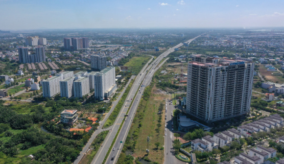 “Cơn gió ngược” trên thị trường địa ốc