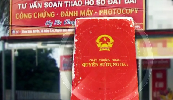 Nghi vấn trục lợi làm sổ đỏ: Tạm đình chỉ công tác Chủ tịch và công chức địa chính xã Tam Đa