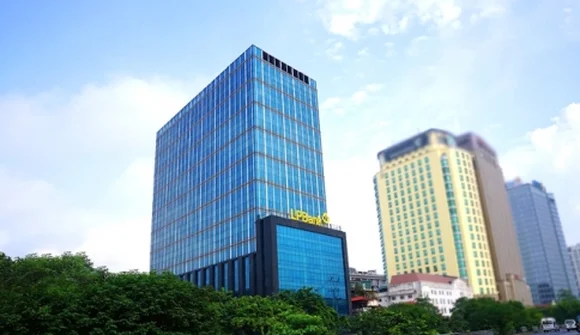 Ba Phó Tổng Giám đốc của LPBank đồng loạt đăng ký bán cổ phiếu LPB
