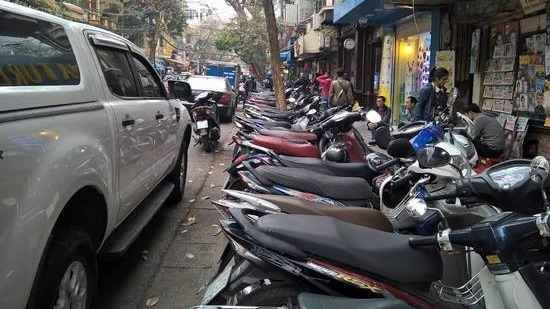 Bí thư Hà Nội: Chưa phải thời điểm phù hợp để cho thuê vỉa hè, lòng đường