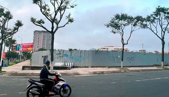 Gần 3.500 m2 “đất vàng” bỏ hoang của Saigontourist được gia hạn thêm 2 năm