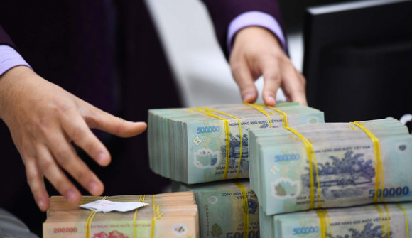 Các ngân hàng tiếp tục giảm mạnh lãi suất huy động