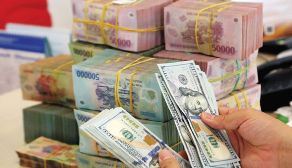 "Chưa bao giờ điều hành chính sách tiền tệ khó khăn như thời gian qua"