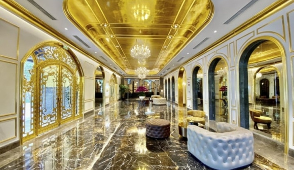 Mục sở thị khách sạn dát vàng đại gia Đường “bia” vừa hủy bán