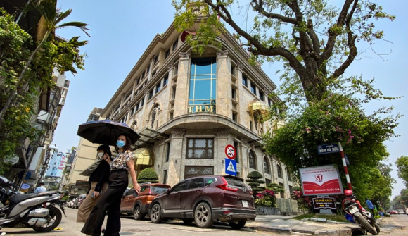 Sau loạt dự án khủng, ngân hàng rao bán cả trụ sở Tập đoàn Tân Hoàng Minh thuê để thu hồi nợ