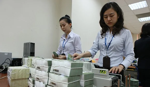 Các ngân hàng phải báo cáo phương án xử lý cổ phần vượt trần của cổ đông lớn trước 30/4/2025