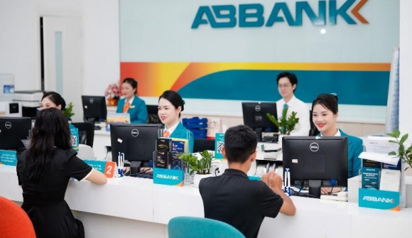 ABBank báo lãi 9 tháng hơn 2.300 tỷ đồng, gấp gần 10 lần cùng kỳ, vượt xa kế hoạch năm