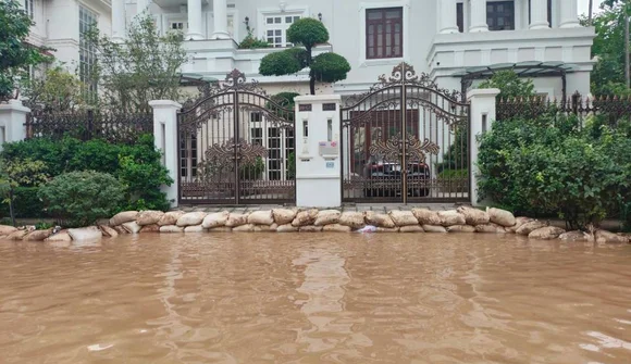 Giá nhà loạt khu đô thị trăm triệu mỗi m² nhưng “cứ mưa là ngập”: Hà Nội yêu cầu chủ đầu tư nâng cao trách nhiệm