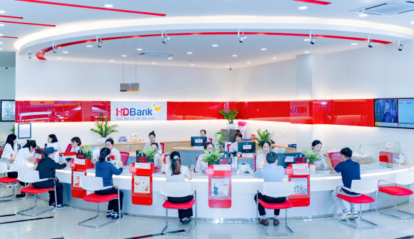 Ngược dòng thị trường, HDBank bất ngờ “phanh gấp” tín dụng bất động sản