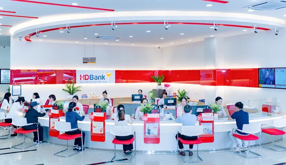 Ngược dòng thị trường, HDBank bất ngờ “phanh gấp” tín dụng bất động sản