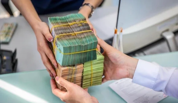 Tiền gửi khách hàng đồng loạt sụt giảm, “cuộc đua” lãi suất có thể sớm trở lại