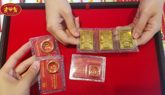 Giá vàng thế giới quay đầu giảm, SJC và vàng nhẫn vượt mốc 154 triệu đồng/lượng