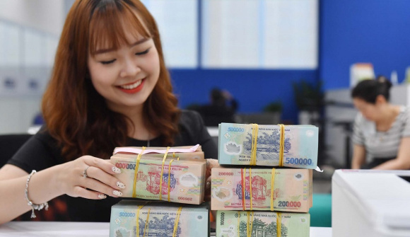 Cả chục ngân hàng "tranh đua" tăng lãi suất huy động dịp cuối năm