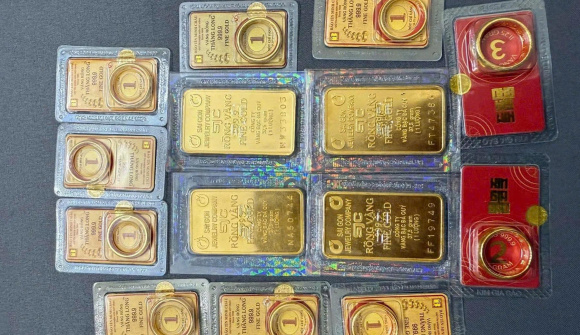 Giá vàng hôm nay 28/11: Neo ở mức cao