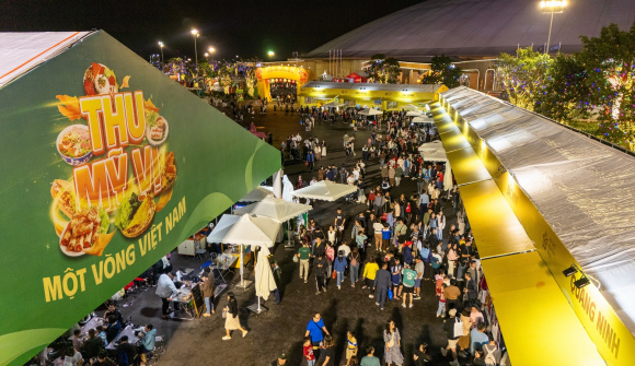 Biển người đổ về Hội chợ Mùa thu 2025 trước khi cơ hội mua sắm tốt nhất năm khép lại vào ngày 4/11